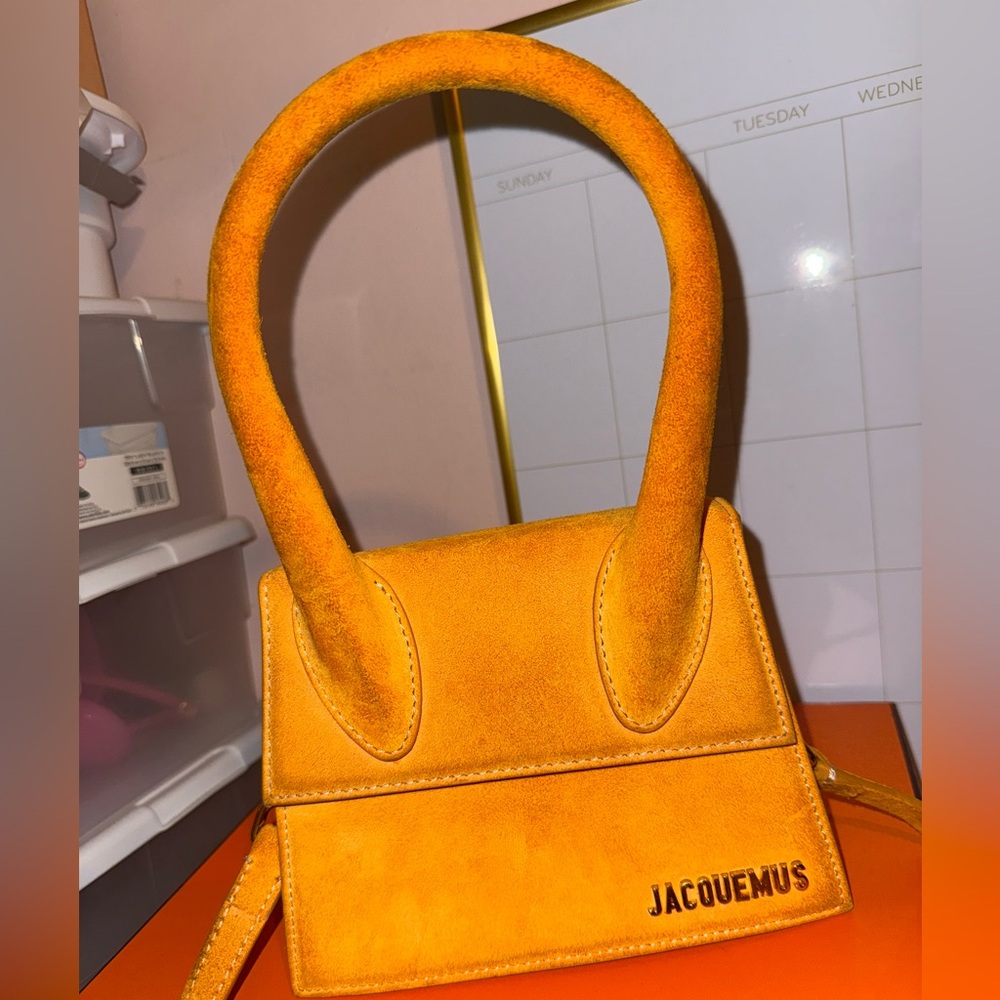 Jacquemus Le Chiquito Moyen Bag